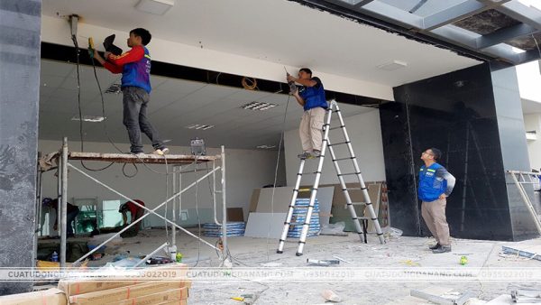 Lắp đặt cửa tự động TAU Italia