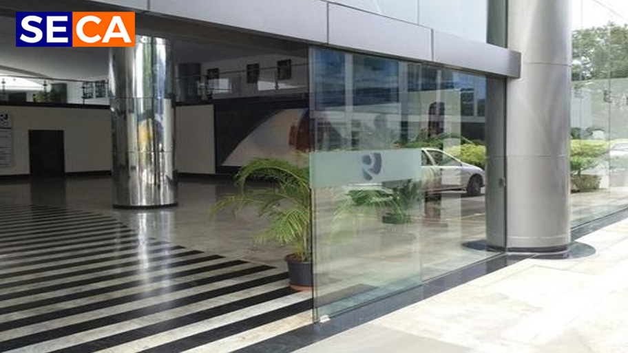 Cửa tự động 1 cánh thường có độ bền cao, mang lại nhiều sự tiện lợi cho người dùng