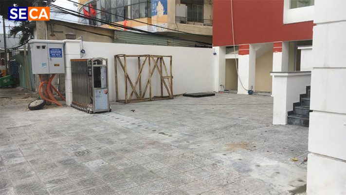 Dự án thi công cổng xếp inox ngân hàng Agribank Liên Chiểu
