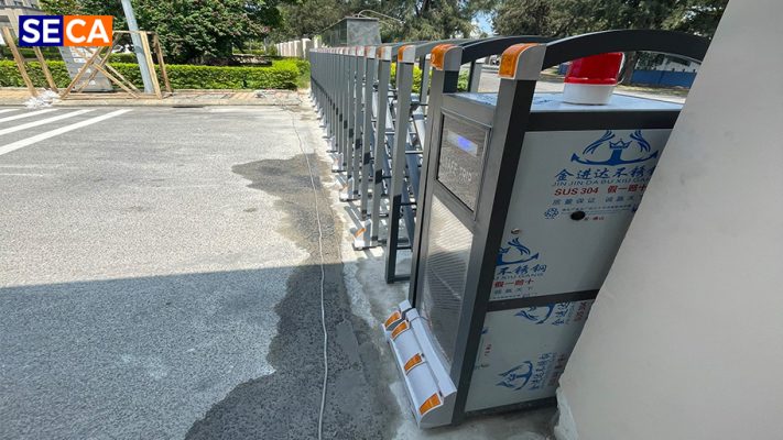 Dự án thi công cổng xếp inox tại công ty dịch vụ xử lý số FPT