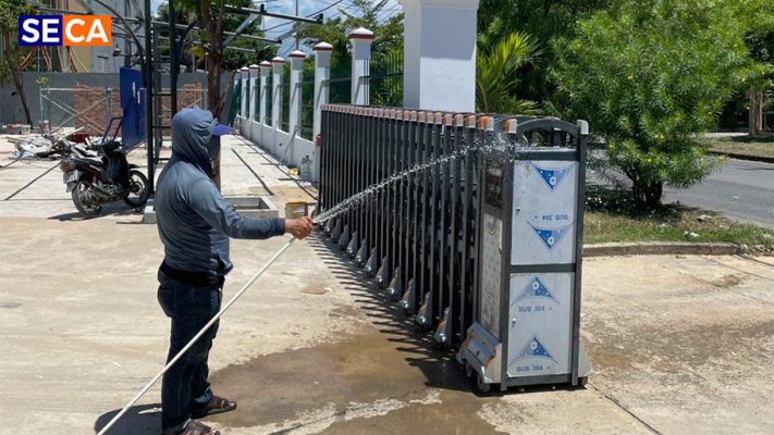 Dự án thi công cổng xếp inox tại công ty Phan Gia Cường- Đà Nẵng