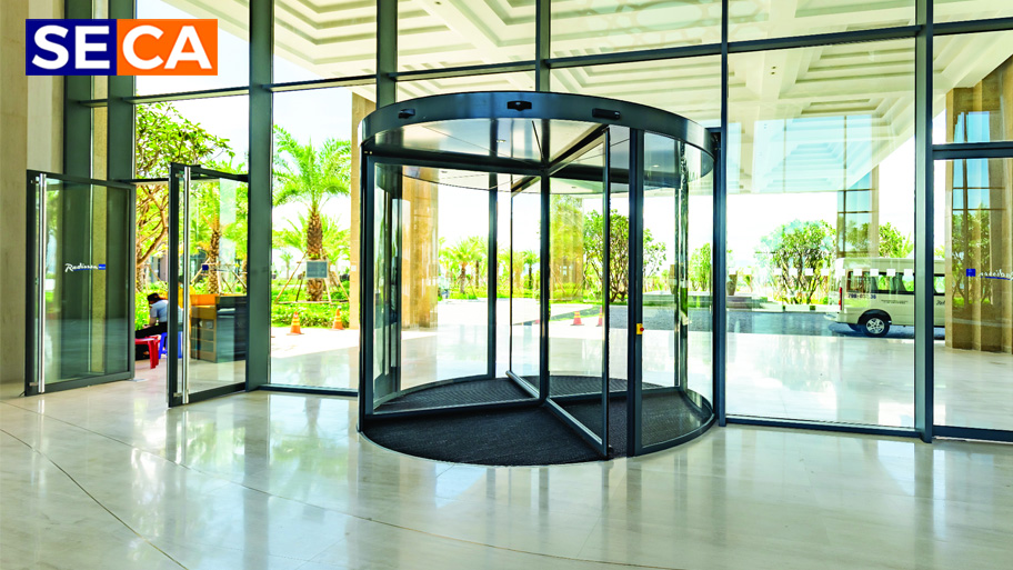 Khi cửa hoạt động không được tác động lên cửa để đảo chiều các cánh cửa